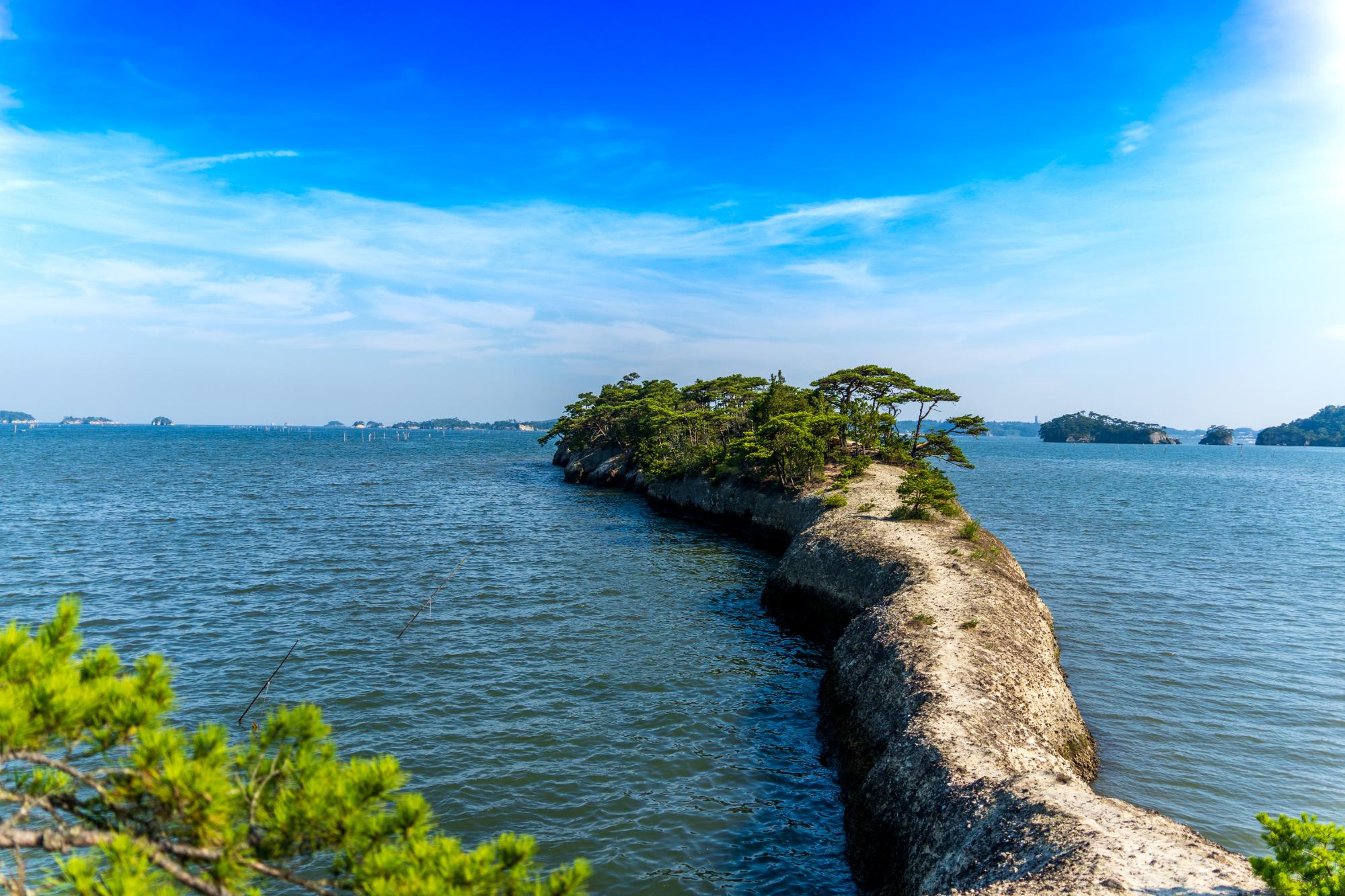 馬の背,海,青空,晴れ